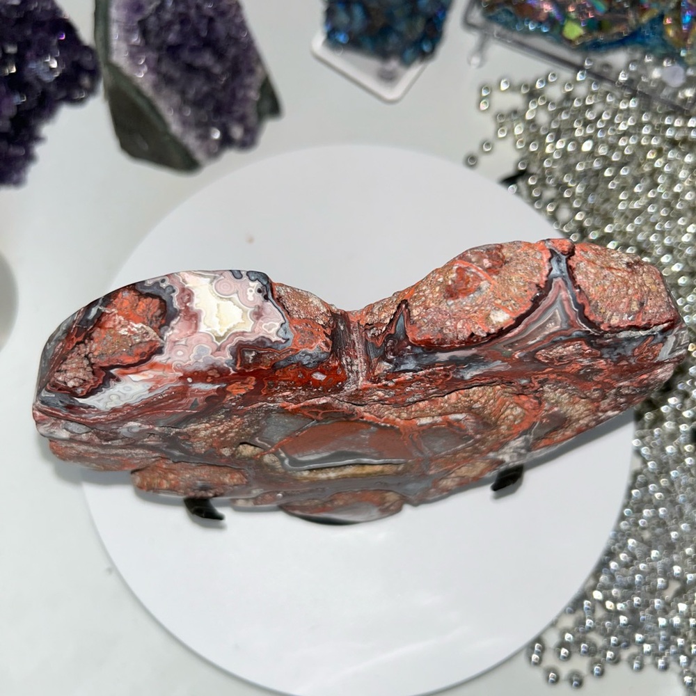 Red Mexican Lace Agate Heart w/holder - MXREDLCEAGTHRT-002 Approx 6.50” width - Picture 7 of 11